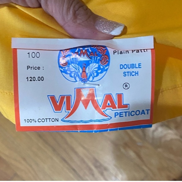 Vilmal size 100 saree yellow - Picture 2 of 2